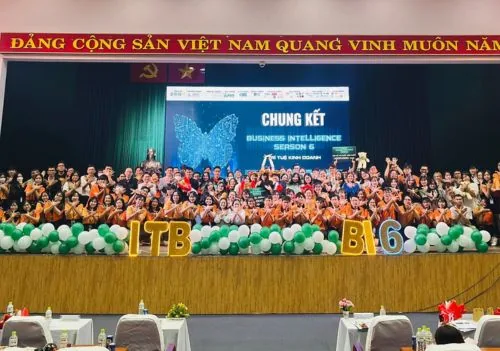 Ảnh tập thể chung kết Trí tuệ kinh doanh mùa 6